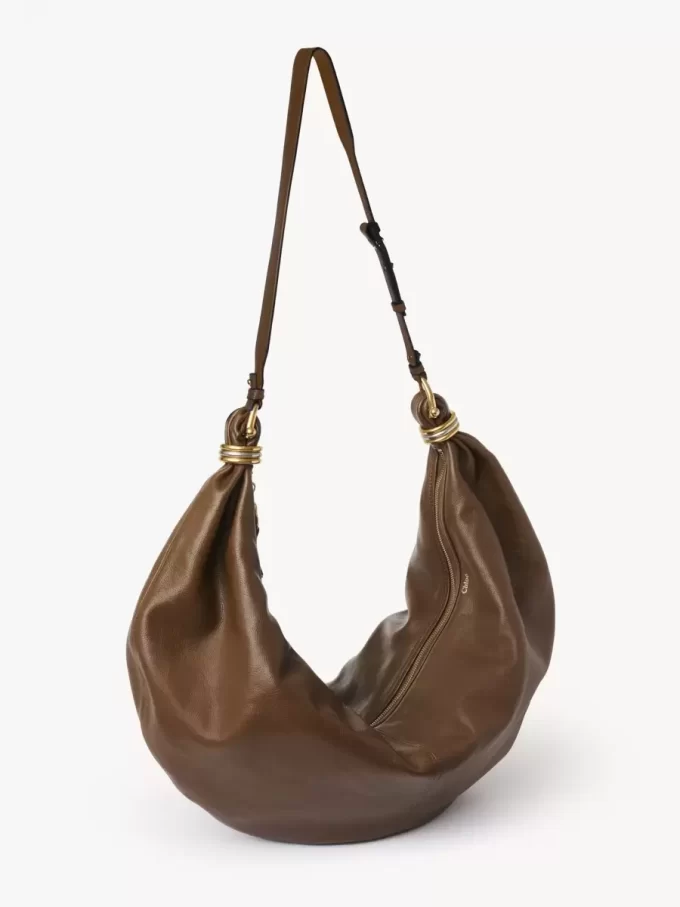 Büyük Bilezikli Hobo Çanta, deriden yapılmış Büyük Bilezikli Hobo Çanta, deriden yapılmış