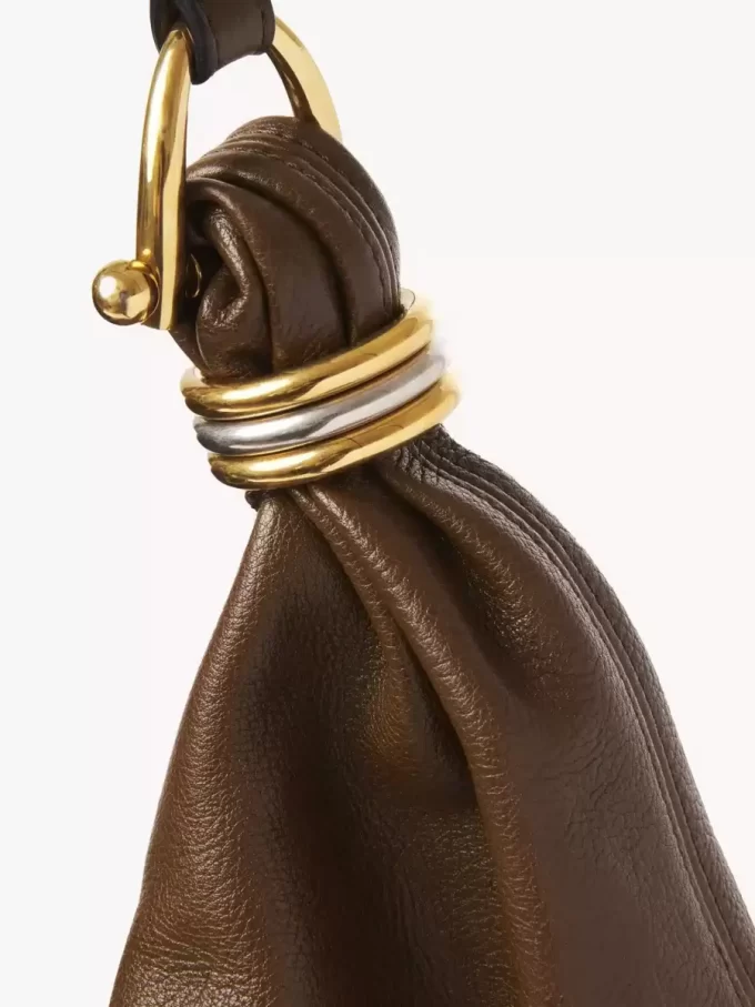 Büyük Bilezikli Hobo Çanta, deriden yapılmış Büyük Bilezikli Hobo Çanta, deriden yapılmış