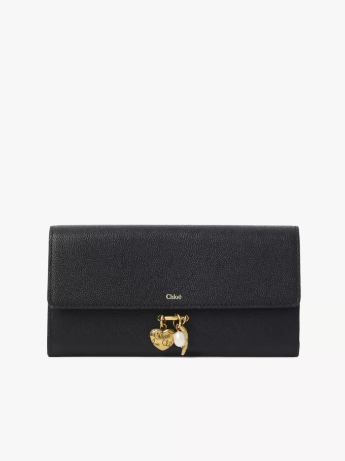 Chloé Charms, taneli deri kapaklı uzun cüzdan Chloé Charms, taneli deri kapaklı uzun cüzdan
