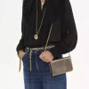 Chloé Iconic metalize deri zincirli kapaklı cüzdan Chloé Iconic metalize deri zincirli kapaklı cüzdan