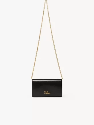 Chloé Iconic zincirli parlak deri kapaklı cüzdan Chloé Iconic zincirli parlak deri kapaklı cüzdan