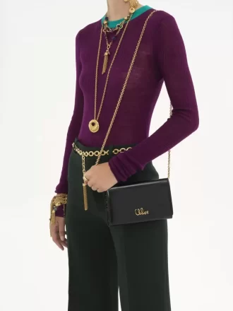 Chloé Iconic zincirli parlak deri kapaklı cüzdan Chloé Iconic zincirli parlak deri kapaklı cüzdan