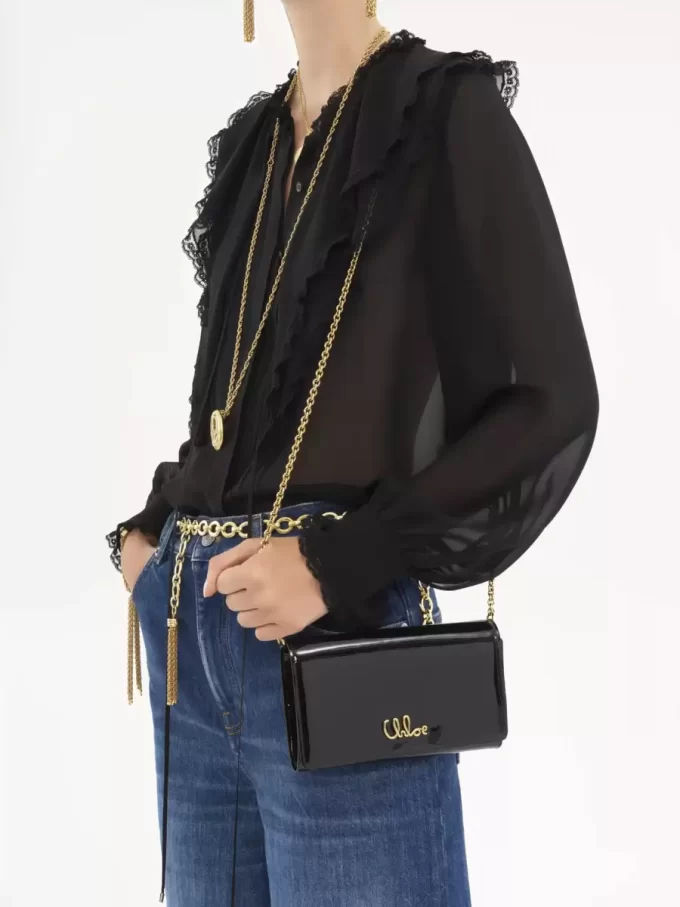 Chloé Iconic zincirli, rugan deri kapaklı cüzdan Chloé Iconic zincirli, rugan deri kapaklı cüzdan