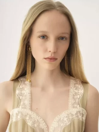 Chloé Muska küpeleri Chloé Muska küpeleri