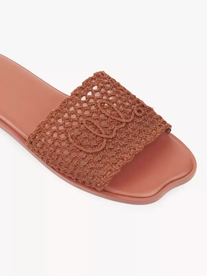 Chloé Soleil slaydı Chloé Soleil slaydı
