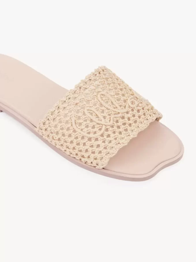 Chloé Soleil slaydı Chloé Soleil slaydı