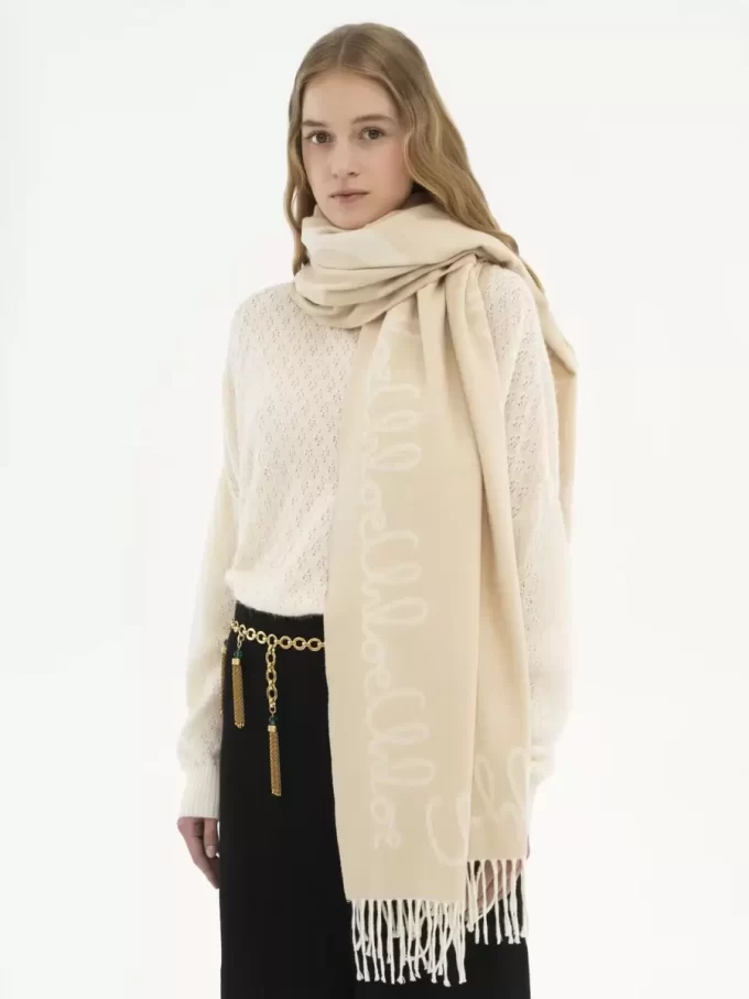 Jakarlı yünden yapılmış Chloé Iconic atkı