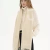 Jakarlı yünden yapılmış Chloé Iconic atkı