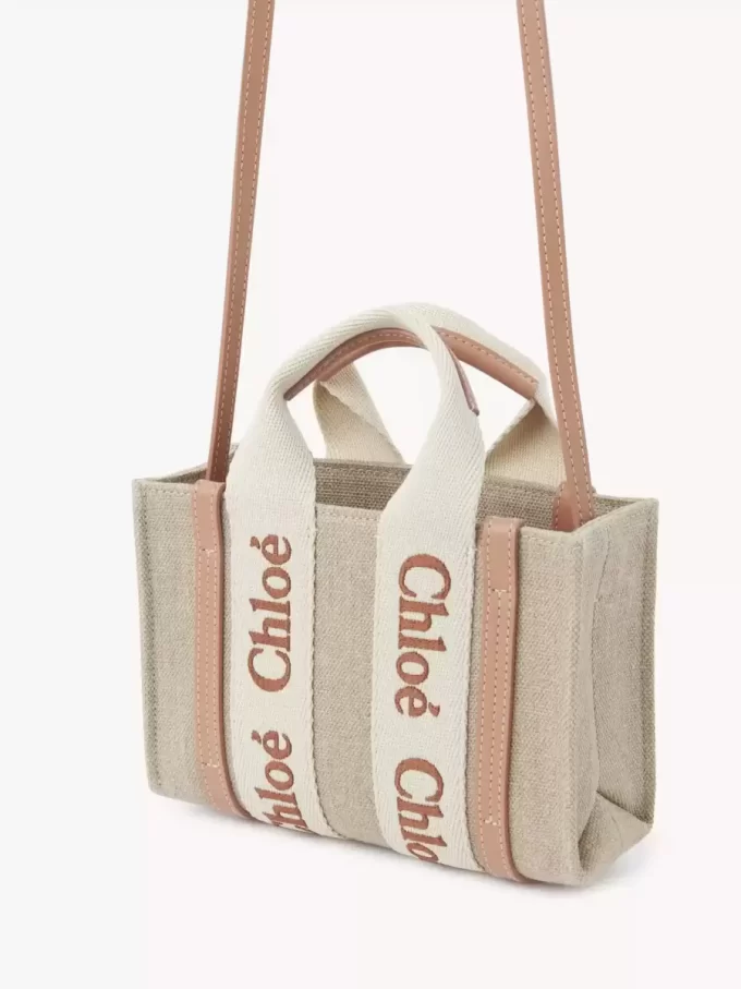 Keten ve deriden yapılmış mini Woody tote çanta Keten ve deriden yapılmış mini Woody tote çanta