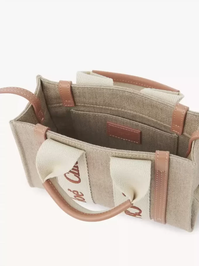 Keten ve deriden yapılmış mini Woody tote çanta Keten ve deriden yapılmış mini Woody tote çanta