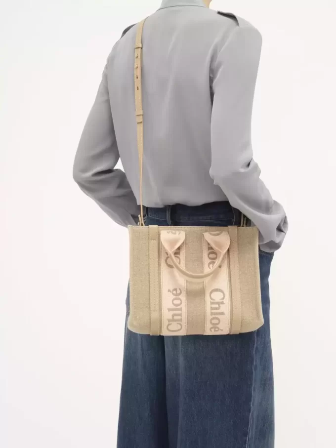 Ketenden yapılmış küçük Woody tote çanta Ketenden yapılmış küçük Woody tote çanta