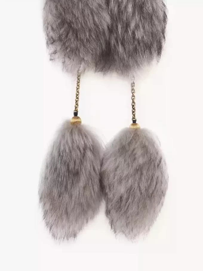 Koyun postundan yapılmış Treasure Tails atkı Koyun postundan yapılmış Treasure Tails atkı