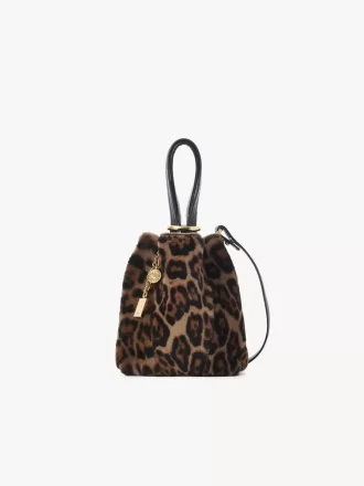 Leopar desenli koyun postundan yapılmış küçük Chloé Spin tote çanta