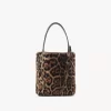 Leopar desenli koyun postundan yapılmış küçük Chloé Spin tote çanta