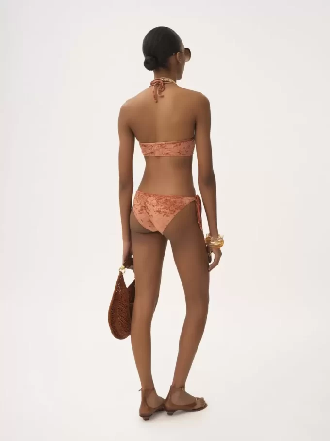 Metal detaylı bikini üstü Metal detaylı bikini üstü