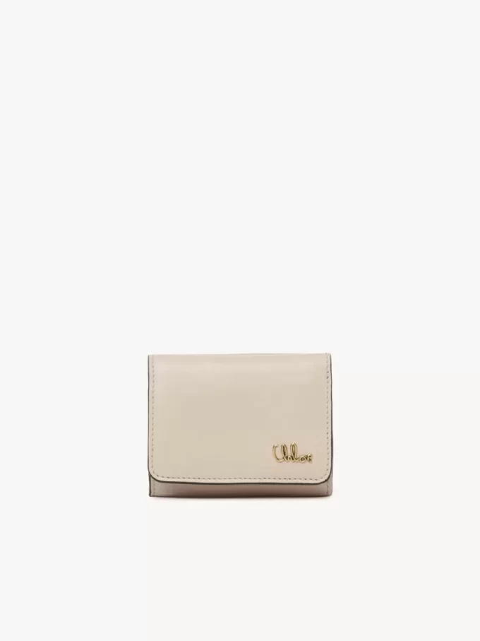 Mini Chloé Iconic parlak deri üç katlı çanta Mini Chloé Iconic parlak deri üç katlı çanta