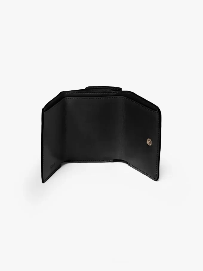 Mini Chloé Iconic parlak deri üç katlı çanta Mini Chloé Iconic parlak deri üç katlı çanta