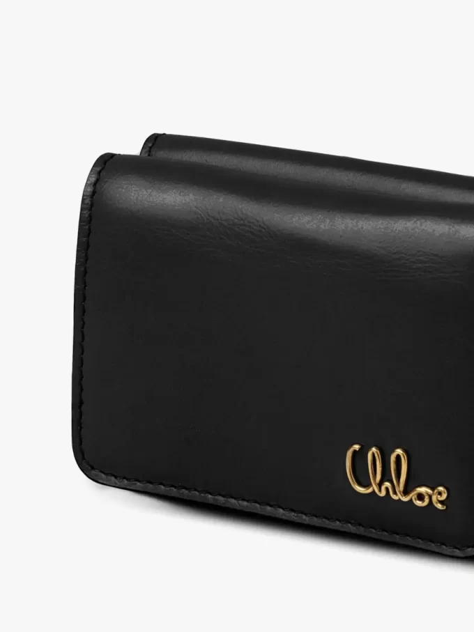 Mini Chloé Iconic parlak deri üç katlı çanta Mini Chloé Iconic parlak deri üç katlı çanta