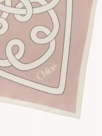 Pamuk ve ipekten yapılmış Chloé Iconic Print atkı Pamuk ve ipekten yapılmış Chloé Iconic Print atkı