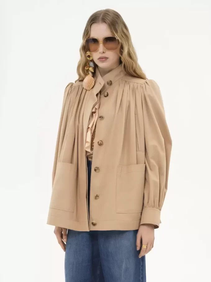 Pamuklu gabardin yüksek yakalı büzgülü ceket Pamuklu gabardin yüksek yakalı büzgülü ceket