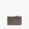 Parlak deriden yapılmış kart yuvalı küçük Chloé Iconic çanta