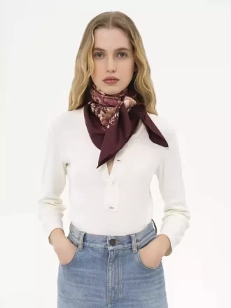 İpek kumaştan yapılmış Chloé Roses kare eşarp İpek kumaştan yapılmış Chloé Roses kare eşarp