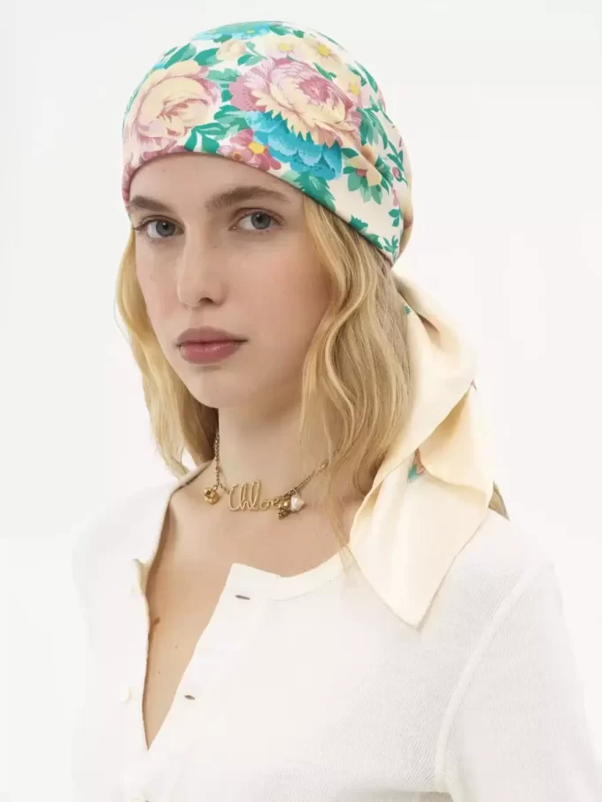 İpek kumaştan yapılmış kare Chloé Peonies eşarp
