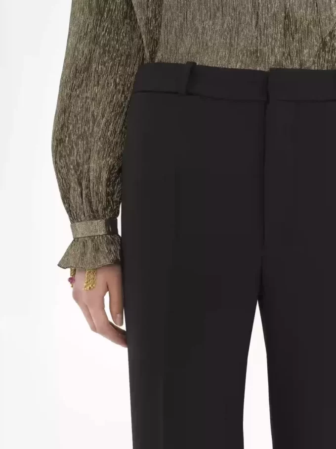 Toz yünlü kumaştan geniş paçalı pantolon Toz yünlü kumaştan geniş paçalı pantolon